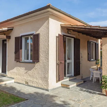 Francesca By Interhome * مارينا دي بييتراسانْت